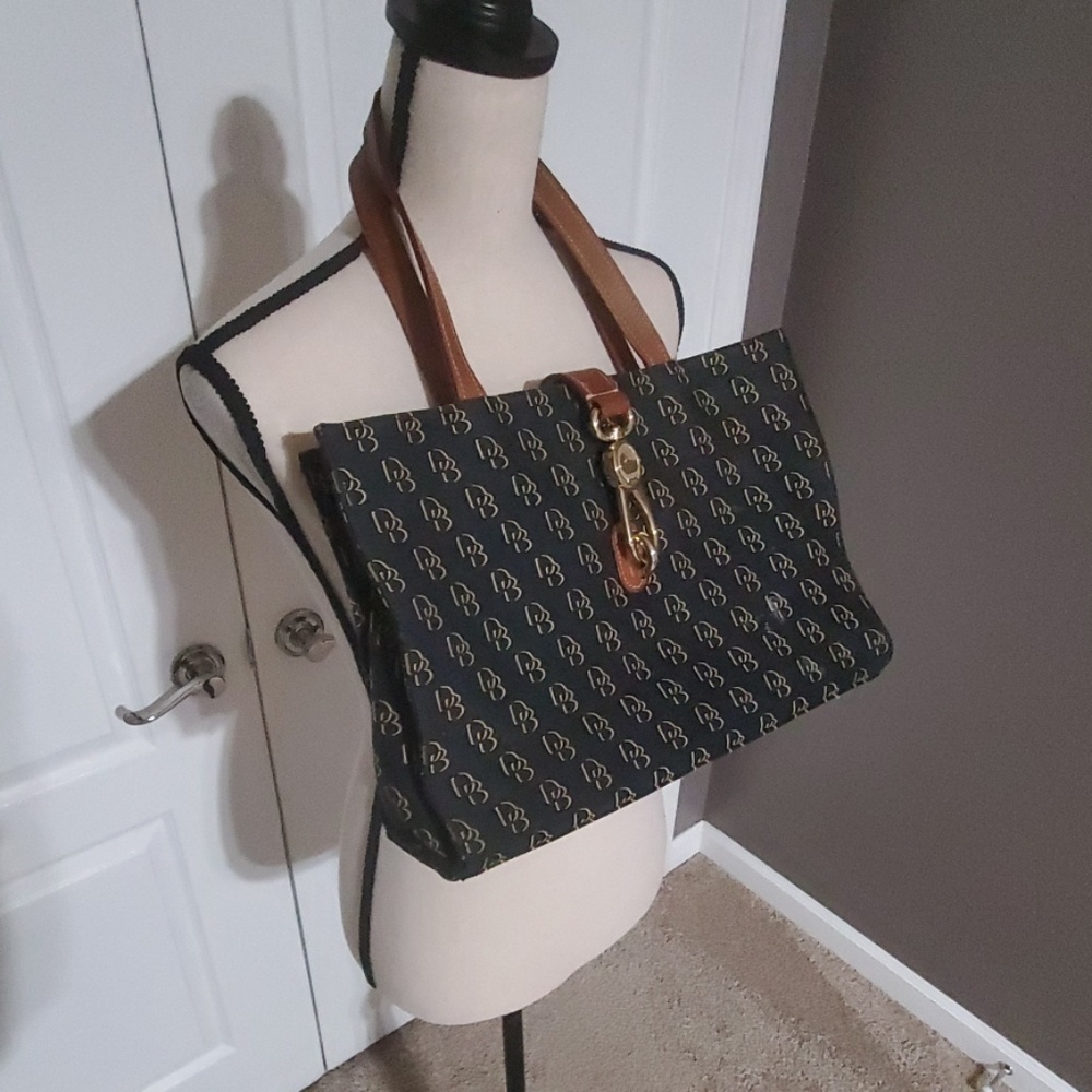 Dooney & Bourke Handbag